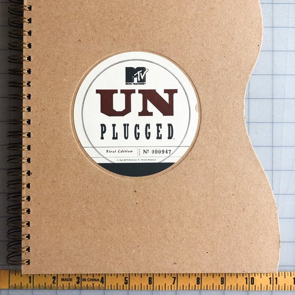 "MTV Unplugged" Spiral bound guitar body shaped book. 1st Edition & Numbered NEW - Picture 4 of 7